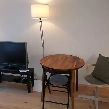 Apartment Practical Flat Connected With Garden *